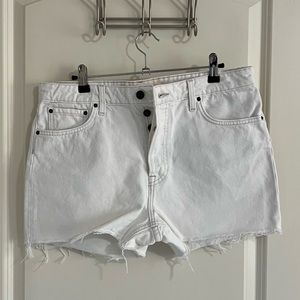 GRLFRND ~ White Denim Shorts 29